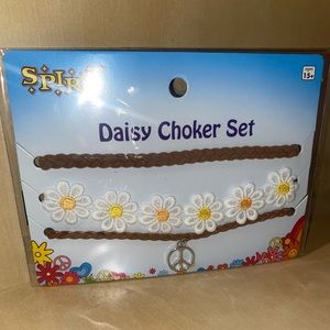 *3/$15* Daisy Choker Set NWT